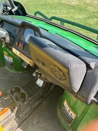 Image of John Deere Gator XUV 825i equipment image 3