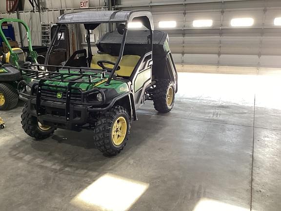 Image of John Deere Gator XUV 825i equipment image 1