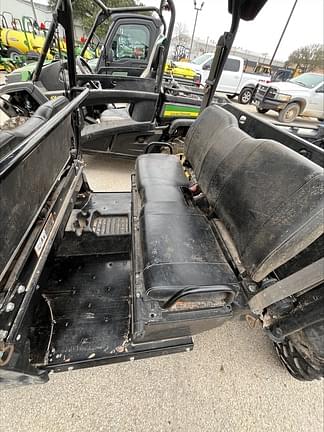 Image of John Deere Gator XUV 825i S4 equipment image 2