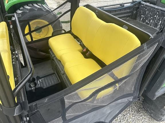 Image of John Deere Gator XUV 825i S4 equipment image 4