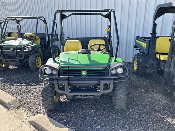 Image of John Deere Gator XUV 825i equipment image 1