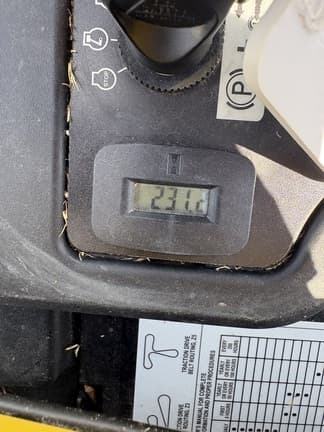 Image of John Deere Z335E equipment image 4