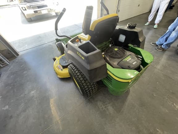 Image of John Deere Z425 equipment image 2