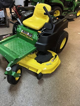 2014 John Deere Z425 Equipment Image0