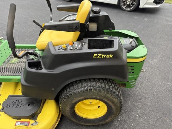 Image of John Deere Z425 equipment image 2