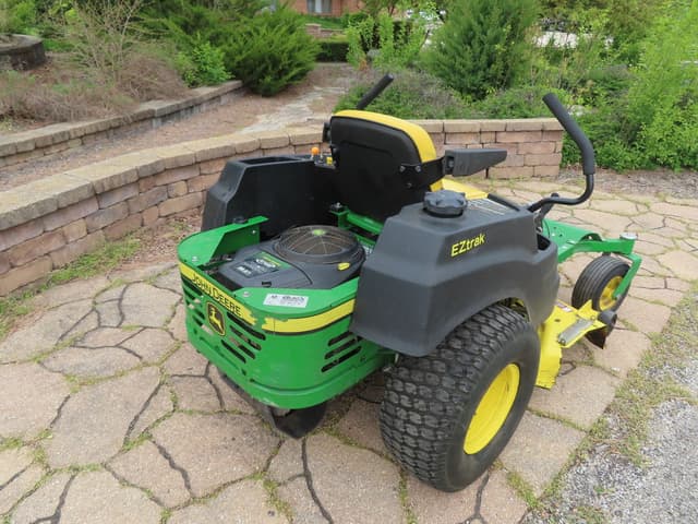 Image of John Deere Z425 equipment image 3