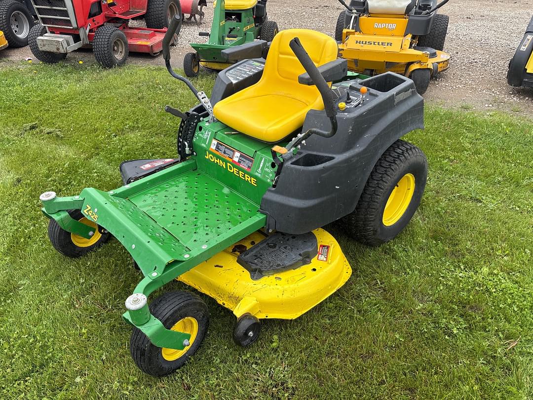 Image of John Deere Z425 Primary image