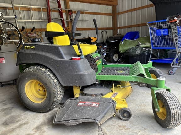 Image of John Deere Z445 equipment image 2