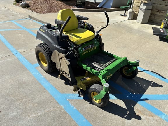 2014 John Deere Z445 Equipment Image0