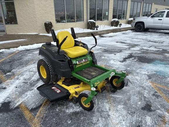 2014 John Deere Z445 Equipment Image0