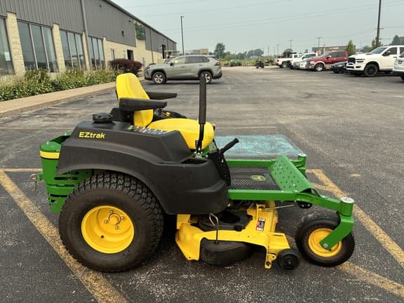 Image of John Deere Z445 equipment image 1