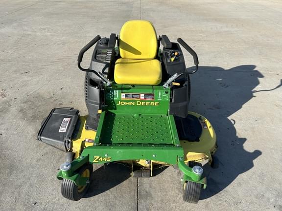 Image of John Deere Z445 equipment image 1