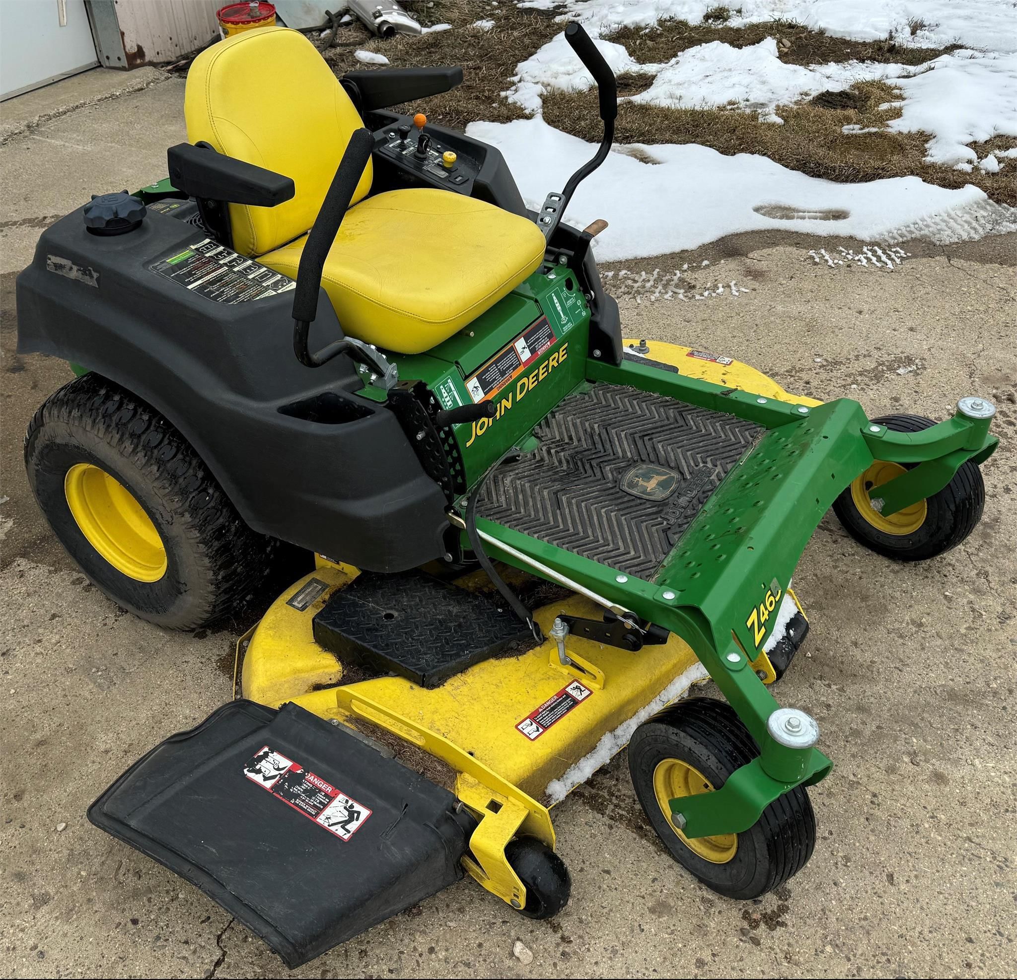 2014 John Deere Z465 Equipment Image0
