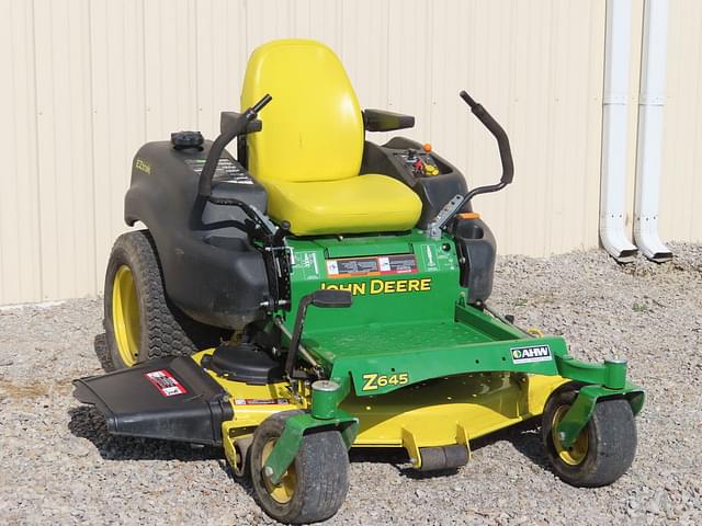 Image of John Deere Z645 equipment image 2
