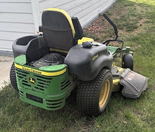 2014 John Deere Z655 Equipment Image0