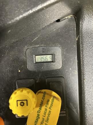 Image of John Deere Z655 equipment image 1