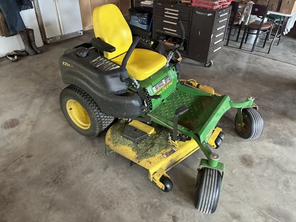 Image of John Deere Z665 equipment image 2