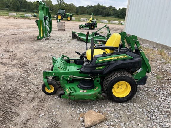 Image of John Deere Z920M equipment image 1