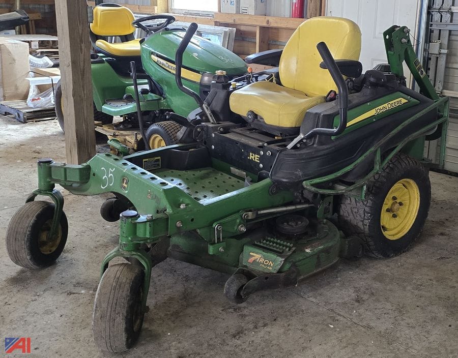 2014 John Deere Z920M Equipment Image0