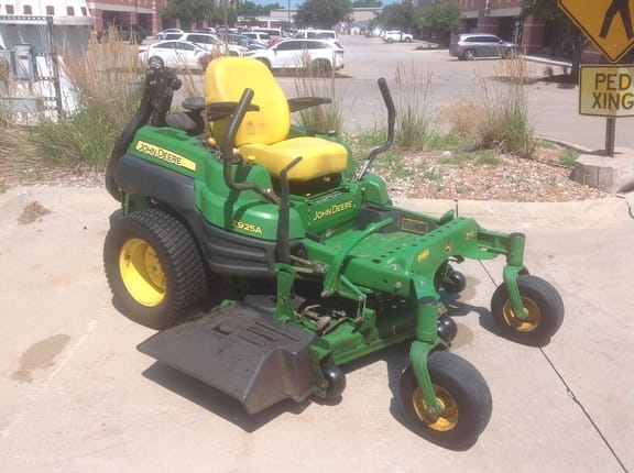 Main image John Deere Z925A