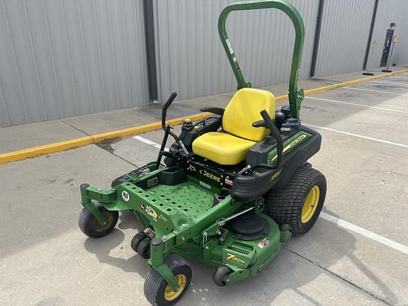 Image of John Deere Z925M equipment image 1