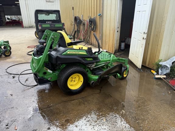 Image of John Deere Z930M equipment image 3