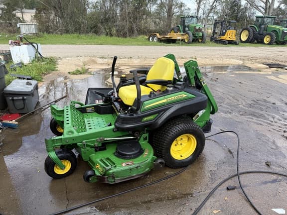 Image of John Deere Z930M equipment image 1