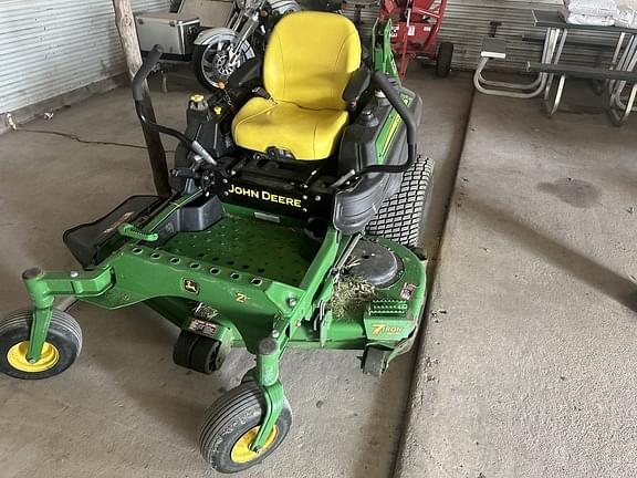 Image of John Deere Z930M equipment image 1