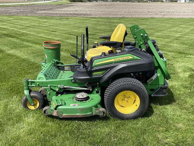 Image of John Deere Z930M equipment image 1