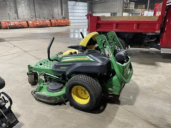 Image of John Deere Z930M equipment image 1