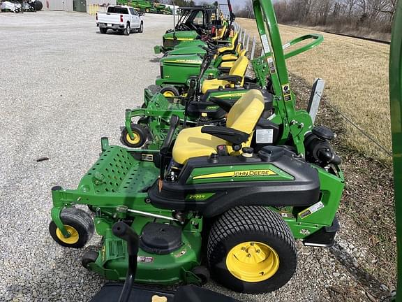 Image of John Deere Z930R equipment image 2