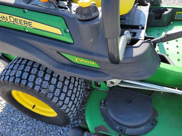 Image of John Deere Z950M equipment image 4