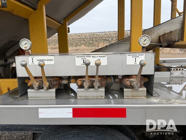 Image of KBH Fertilizer Chassis equipment image 4