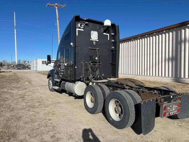 Image of Kenworth T680 equipment image 4