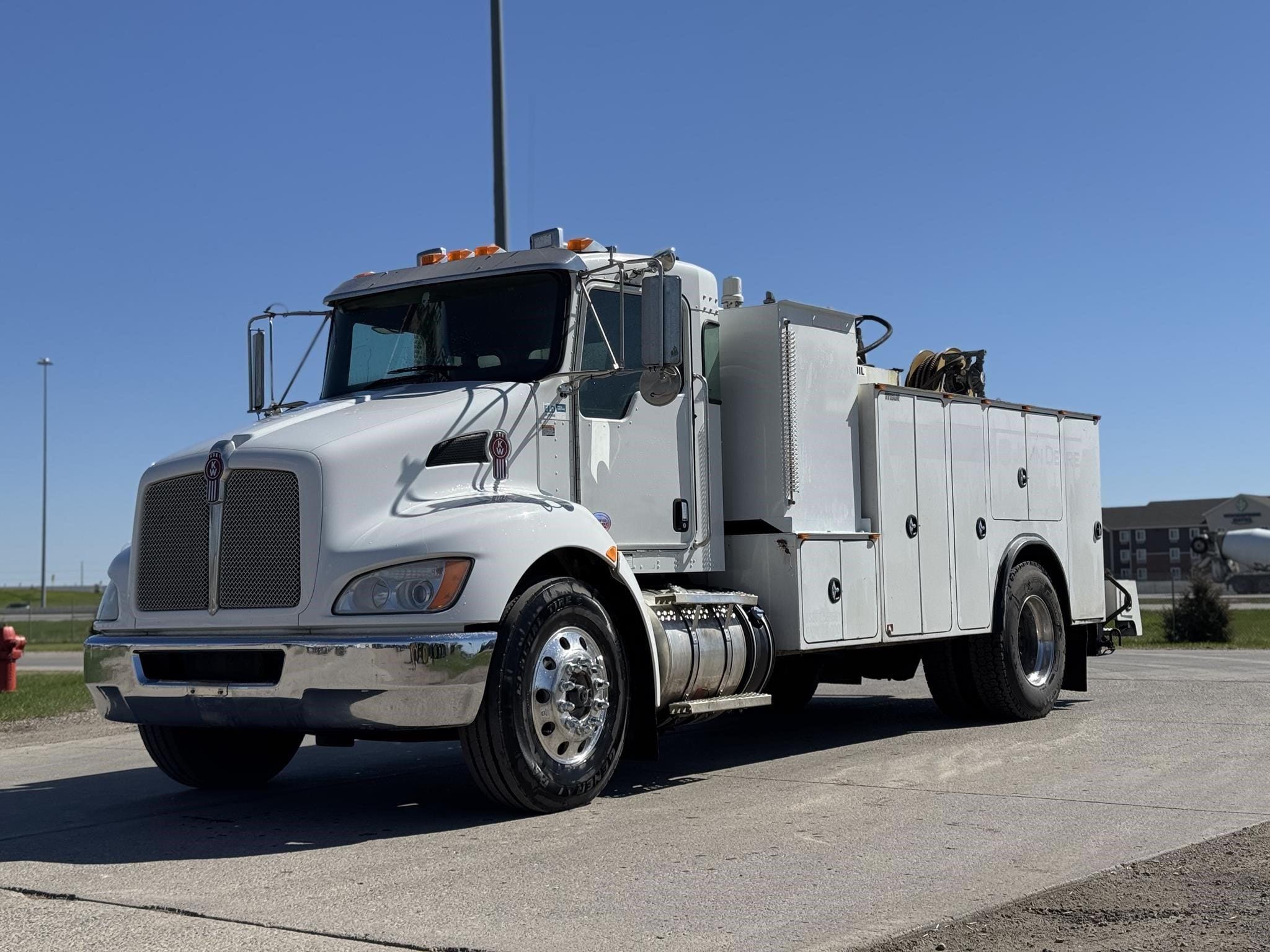 2014 Kenworth T370 Equipment Image0