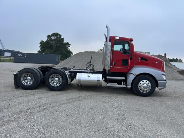 Image of Kenworth T600 equipment image 3