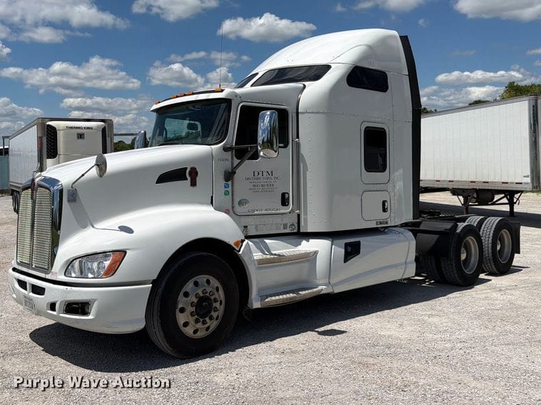 2014 Kenworth T660 Equipment Image0