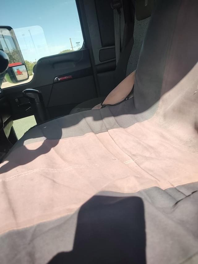 Image of Kenworth T660 equipment image 4