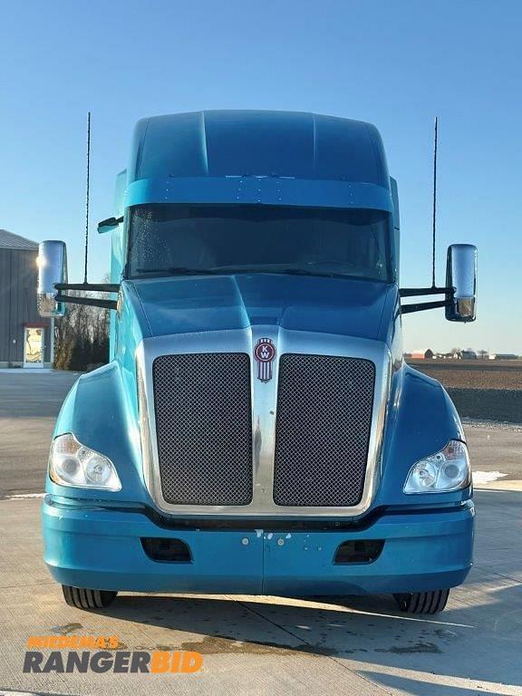 Image of Kenworth T680 equipment image 1