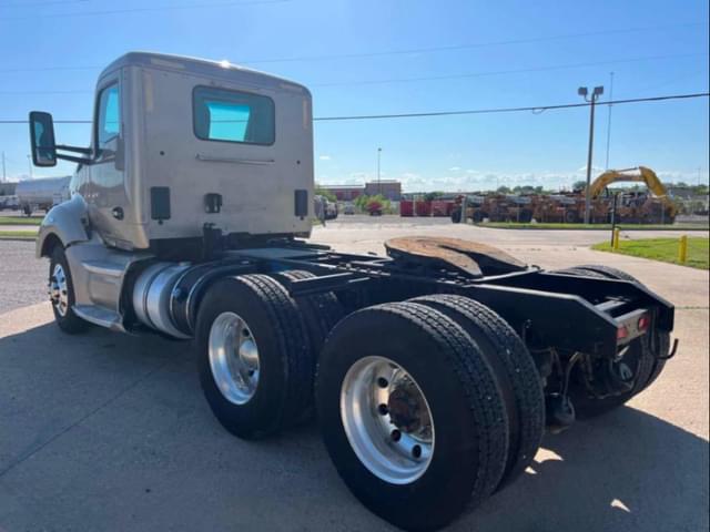Image of Kenworth T680 equipment image 4