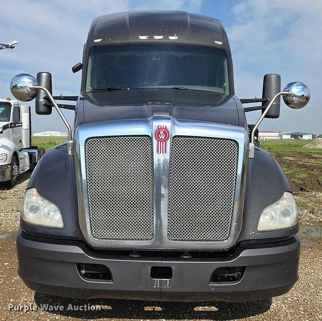 Image of Kenworth T680 equipment image 1