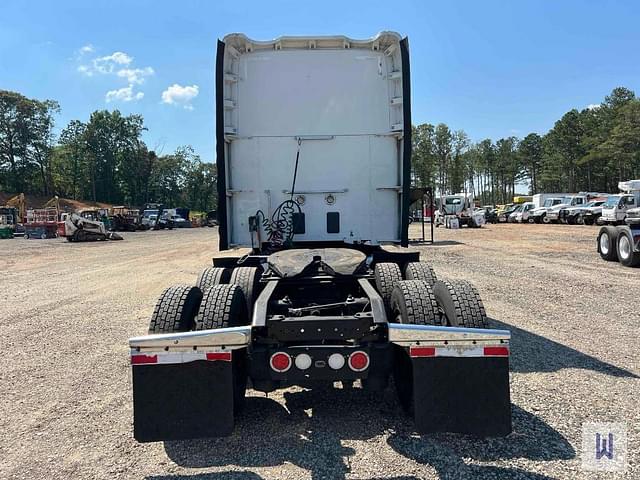 Image of Kenworth T680 equipment image 4
