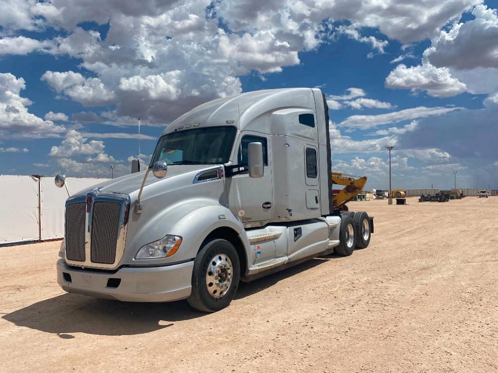 Image of Kenworth T680 Primary image