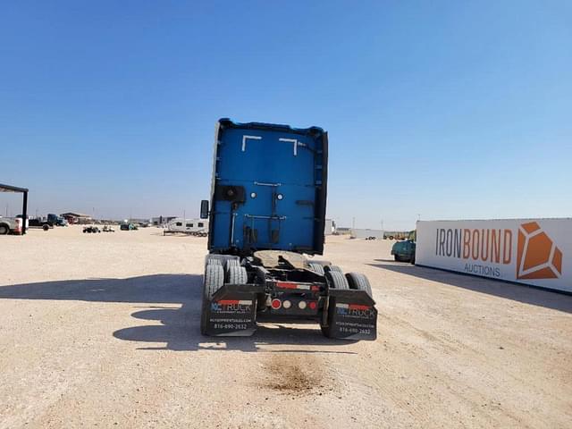 Image of Kenworth T680 equipment image 3