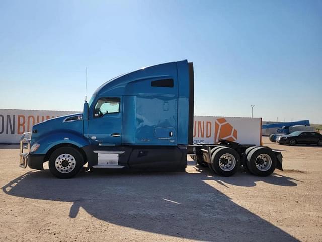 Image of Kenworth T680 equipment image 1