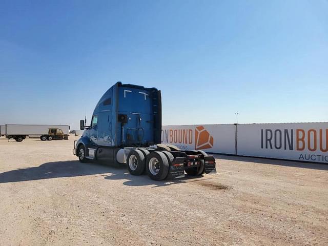Image of Kenworth T680 equipment image 2