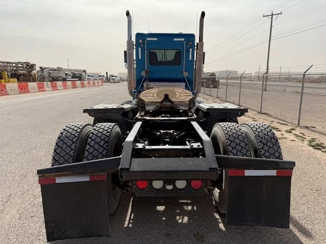 Image of Kenworth T800 equipment image 3