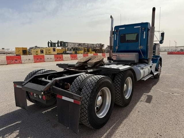 Image of Kenworth T800 equipment image 4