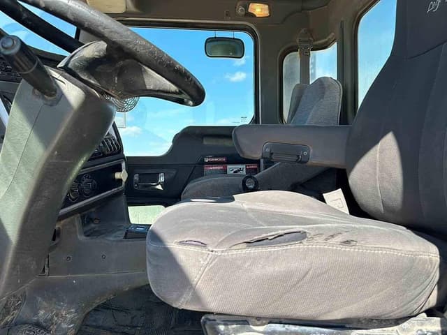 Image of Kenworth T800 equipment image 4
