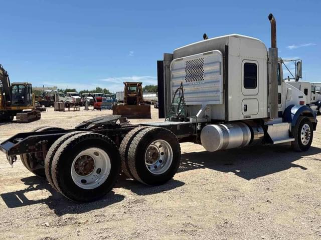 Image of Kenworth T800 equipment image 3